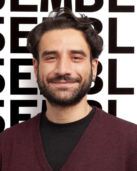 Portrait de Bastian Caputo, candidat Ensemble à Gauche Lausanne aux élections communales 2026