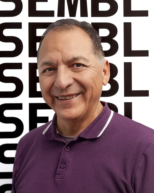 Portrait de Eladio Huentemilla, candidat Ensemble à Gauche Lausanne aux élections communales 2026