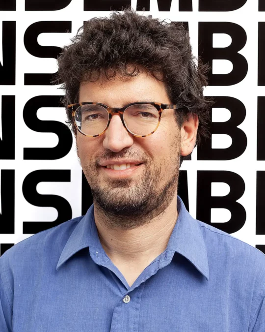 Portrait de Hadrien Buclin, candidat Ensemble à Gauche Lausanne aux élections communales 2026