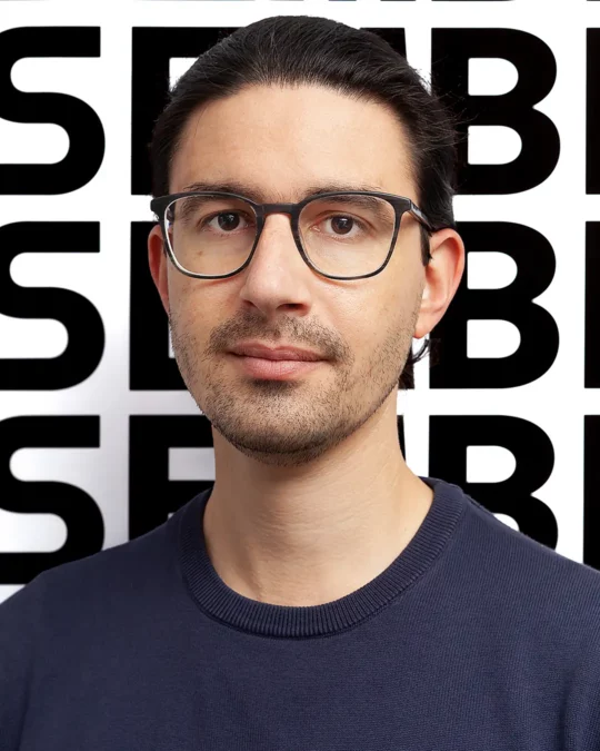 Portrait de Ian Novotny, candidat Ensemble à Gauche Lausanne aux élections communales 2026