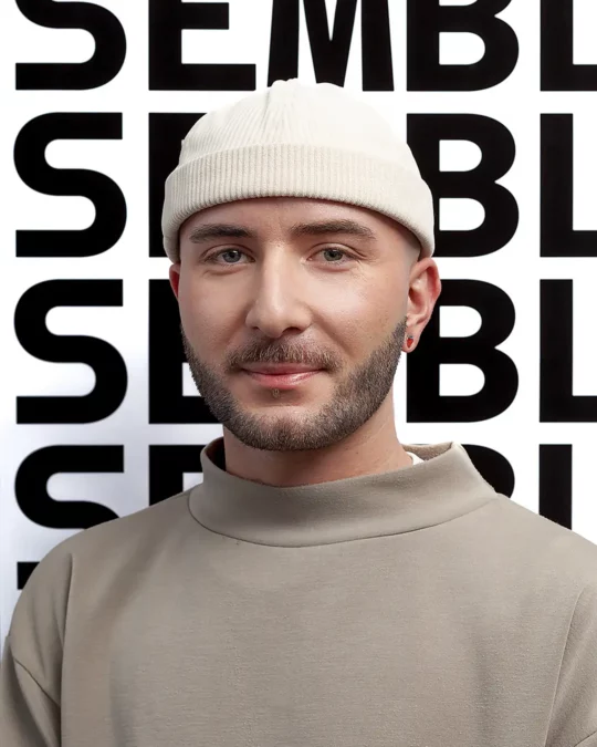 Portrait de Ilir Ahmeti, candidat Ensemble à Gauche Lausanne aux élections communales 2026