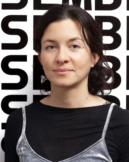 Portrait de Mallika Parisod, candidate Ensemble à Gauche Lausanne aux élections communales 2026