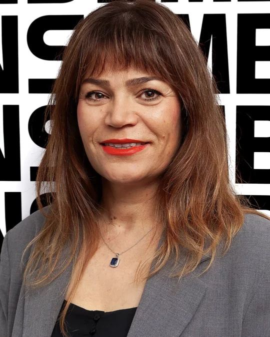 Portrait de Sevgi Koyuncu, candidate Ensemble à Gauche Lausanne aux élections communales 2026